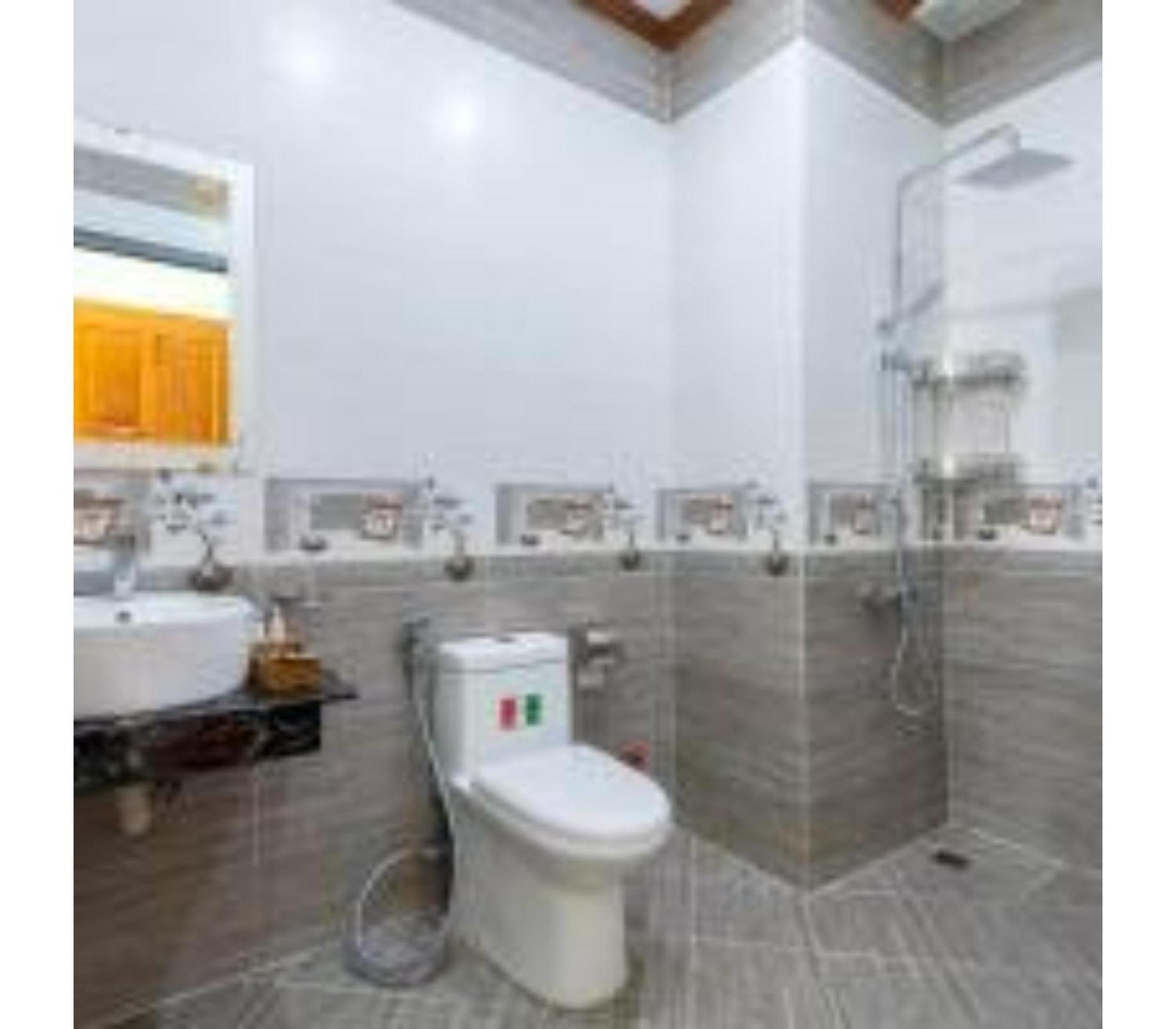 Oyo 1216 Ha Hotel 붕타우 외부 사진